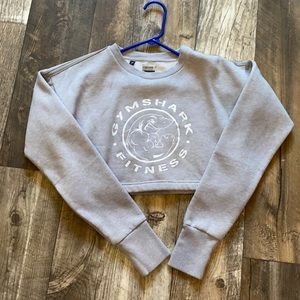 Gym shark cropped sweatshirt